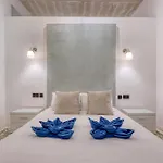 Stylish Typical Maltese Getaway Close To The Sea *
