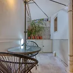 Stylish Typical Maltese Getaway Close To The Sea Lägenhet