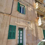 Stylish Typical Maltese Getaway Close To The Sea Lägenhet *