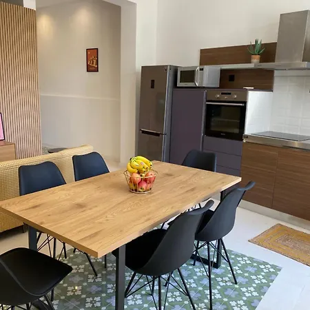 Apartment Stylish Typical Maltese Getaway Close To The Sea