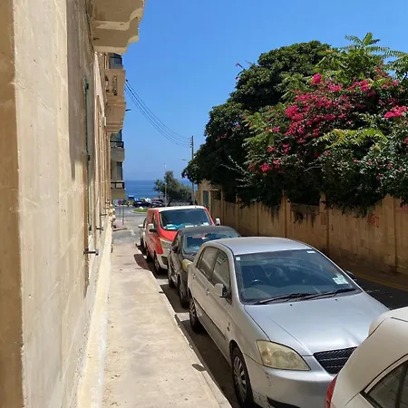 Stylish Typical Maltese Getaway Close To The Sea Apartment *