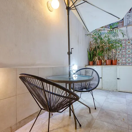 Stylish Typical Maltese Getaway Close To The Sea Sliema