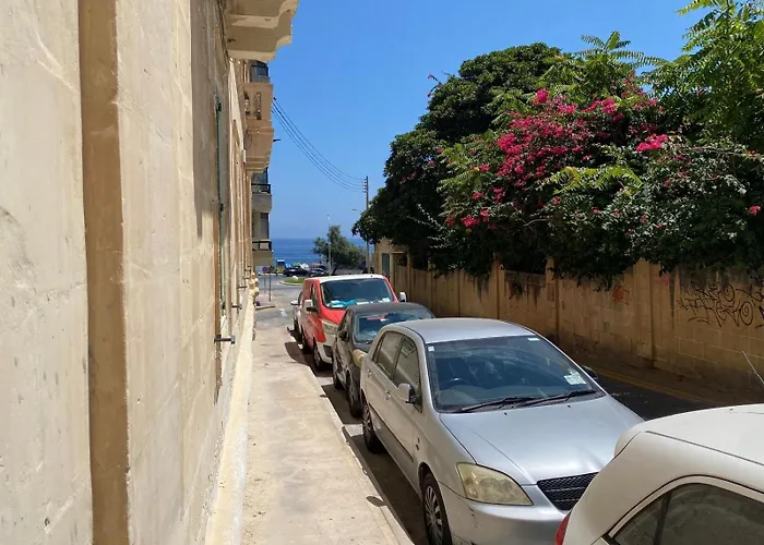 Stylish Typical Maltese Getaway Close To The Sea Lejlighed *