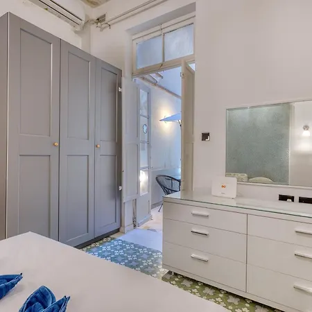 Stylish Typical Maltese Getaway Close To The Sea *